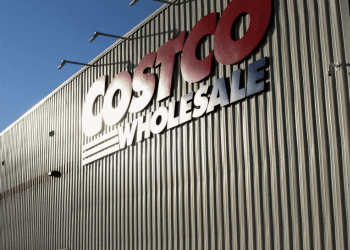 Lululemon demanda a Costco y alega que la compañía vende imitaciones de sus productos